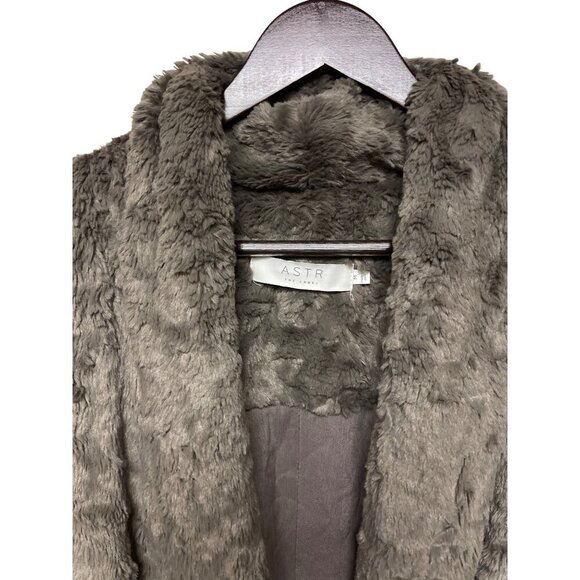 ASTR the Label Women's Skylar Faux Fur Open Front Jacket Medium Brown Revolve - Picture 5 of 9